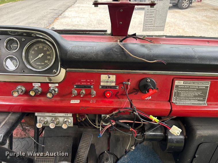 image for item EO4445 1972 Ford 900 pumper fire truck