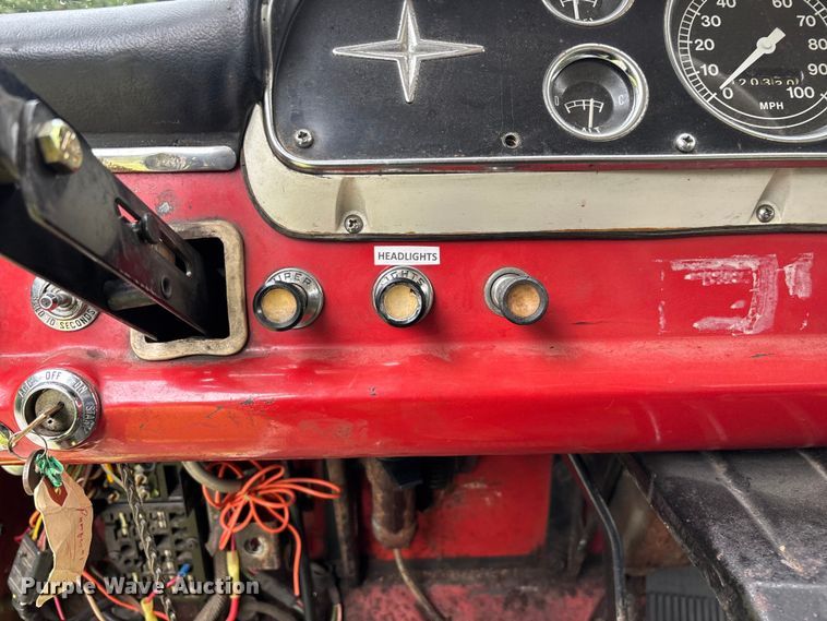 image for item EO4445 1972 Ford 900 pumper fire truck