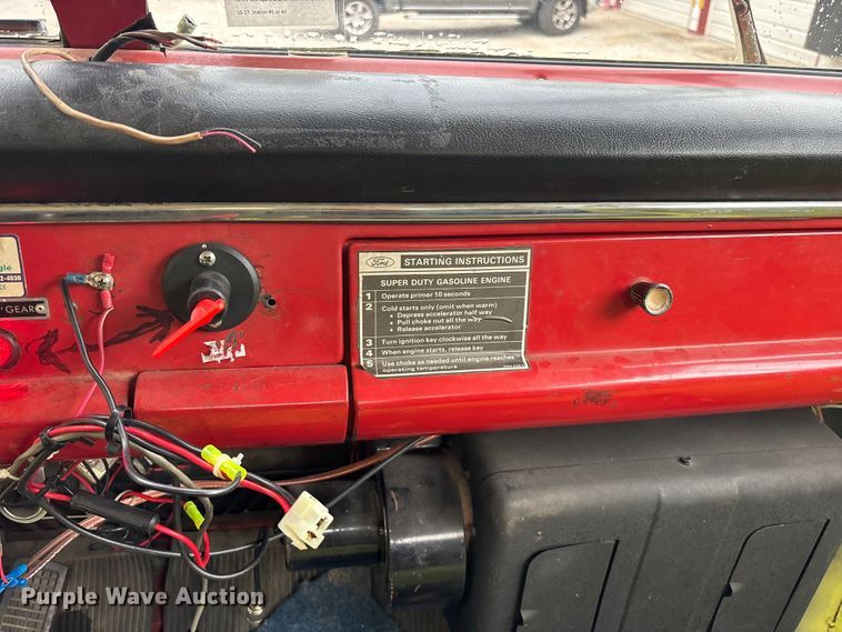 image for item EO4445 1972 Ford 900 pumper fire truck
