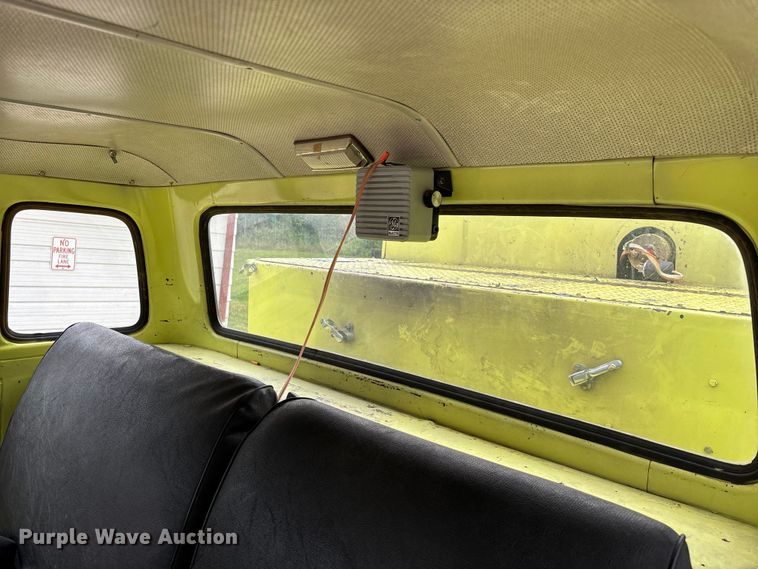 image for item EO4445 1972 Ford 900 pumper fire truck