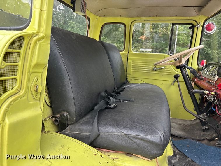 image for item EO4445 1972 Ford 900 pumper fire truck