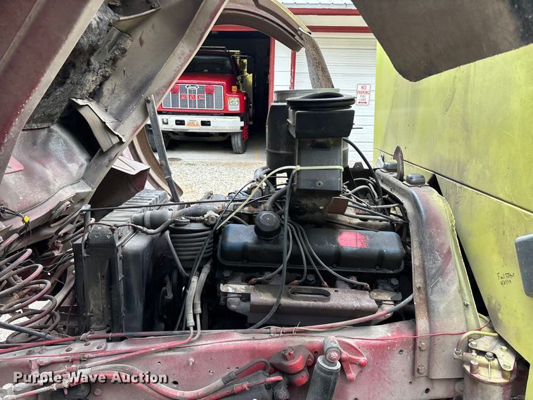 image for item EO4445 1972 Ford 900 pumper fire truck