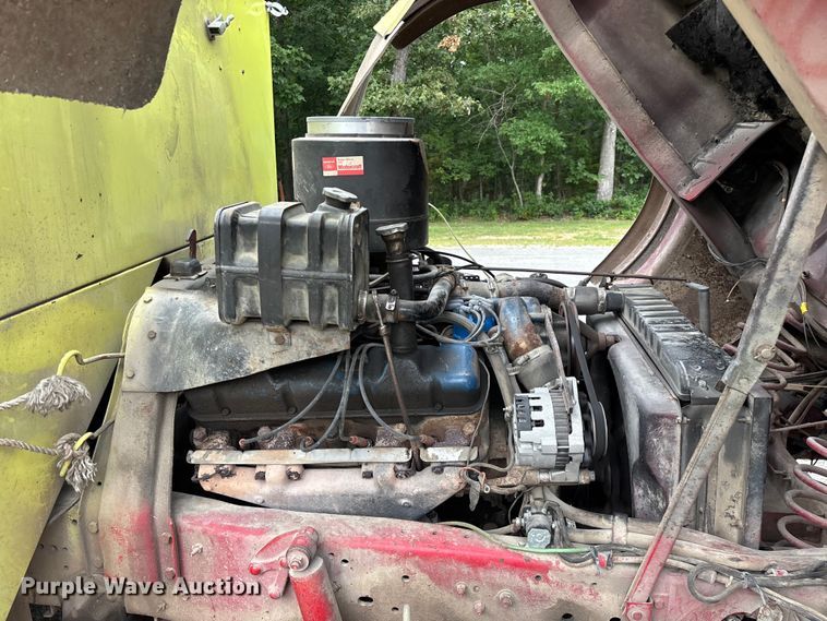 image for item EO4445 1972 Ford 900 pumper fire truck