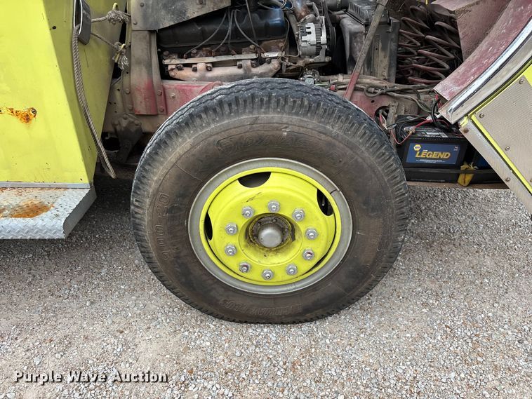image for item EO4445 1972 Ford 900 pumper fire truck