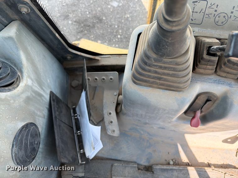 image for item ER1944 2005 Komatsu WB140 backhoe