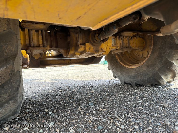 image for item ER1944 2005 Komatsu WB140 backhoe