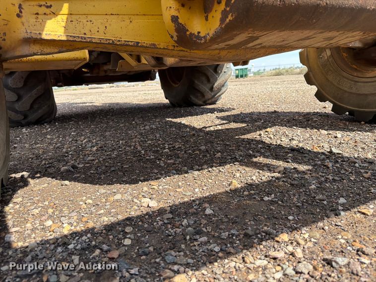 image for item ER1944 2005 Komatsu WB140 backhoe