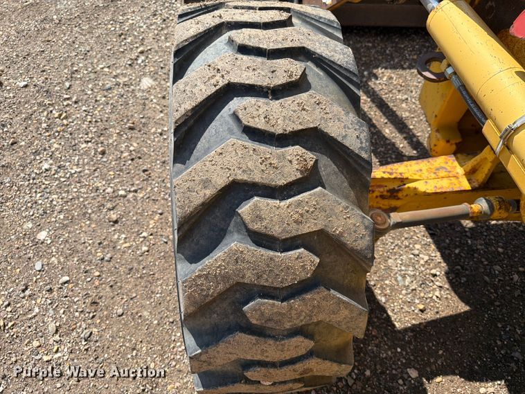 image for item ER1944 2005 Komatsu WB140 backhoe