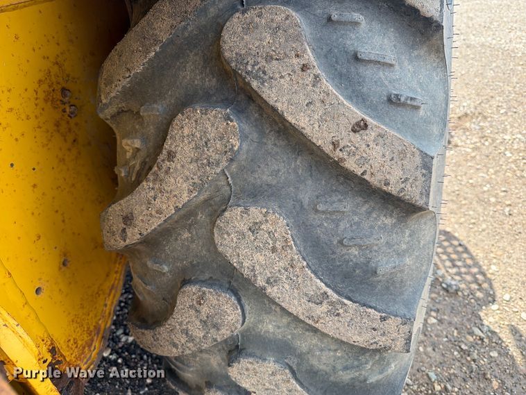 image for item ER1944 2005 Komatsu WB140 backhoe