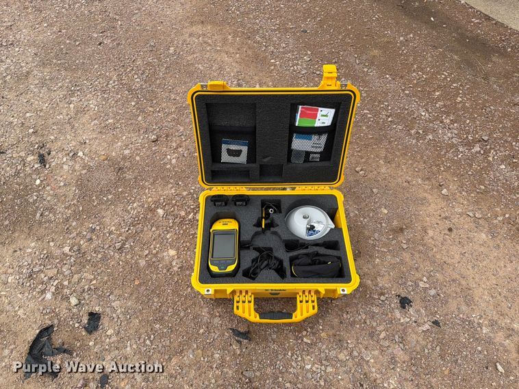 image for item ER1947 Trimble Geo7x surveying equipment
