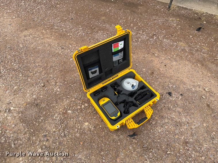 image for item ER1947 Trimble Geo7x surveying equipment