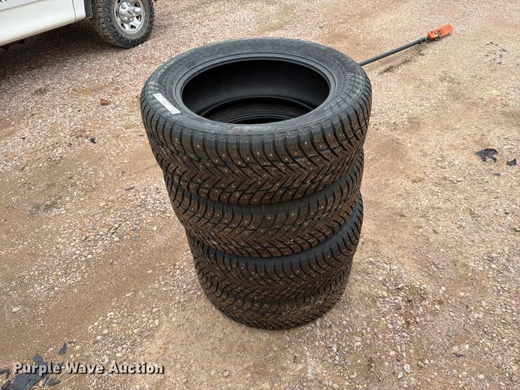 image for item ER1949 (4) Nokian 255/55R20 tires