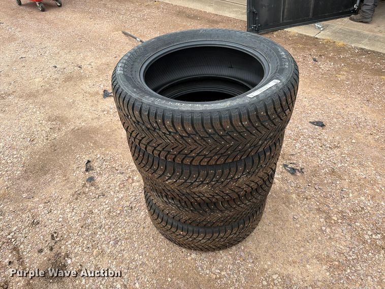 image for item ER1949 (4) Nokian 255/55R20 tires