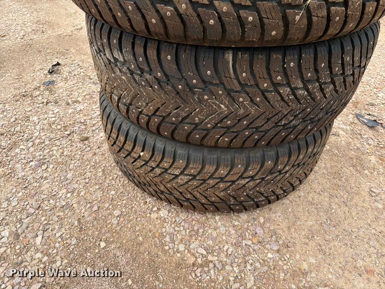 image for item ER1949 (4) Nokian 255/55R20 tires