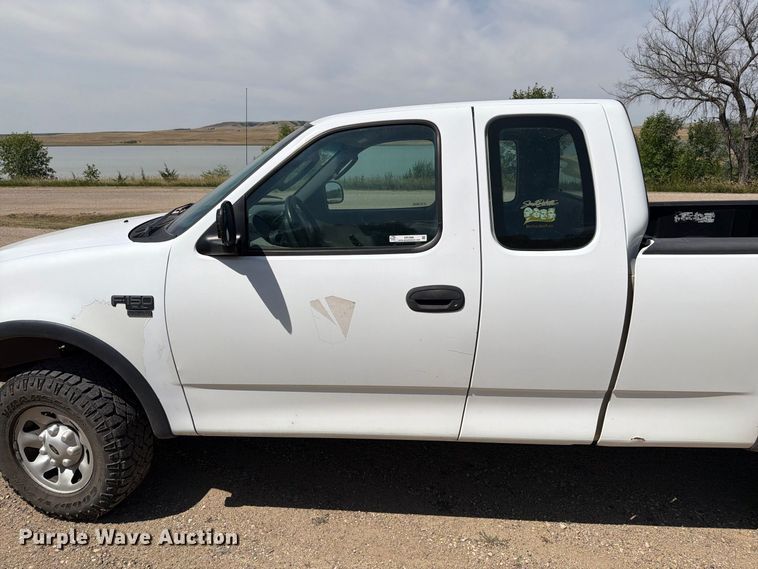 image for item ER1986 2002 Ford F150 Ext. Cab pickup truck