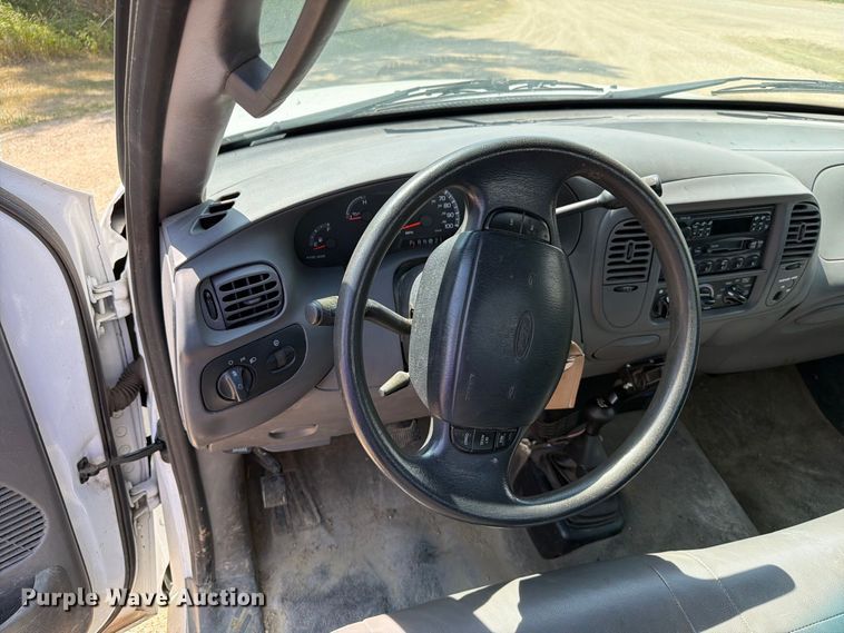 image for item ER1986 2002 Ford F150 Ext. Cab pickup truck