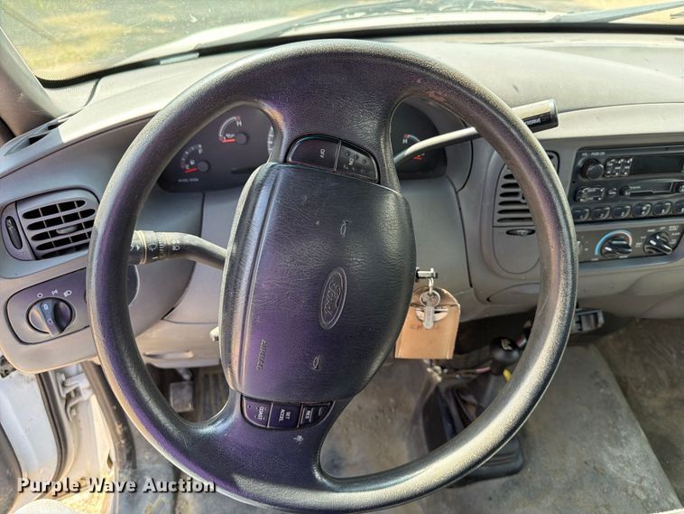 image for item ER1986 2002 Ford F150 Ext. Cab pickup truck