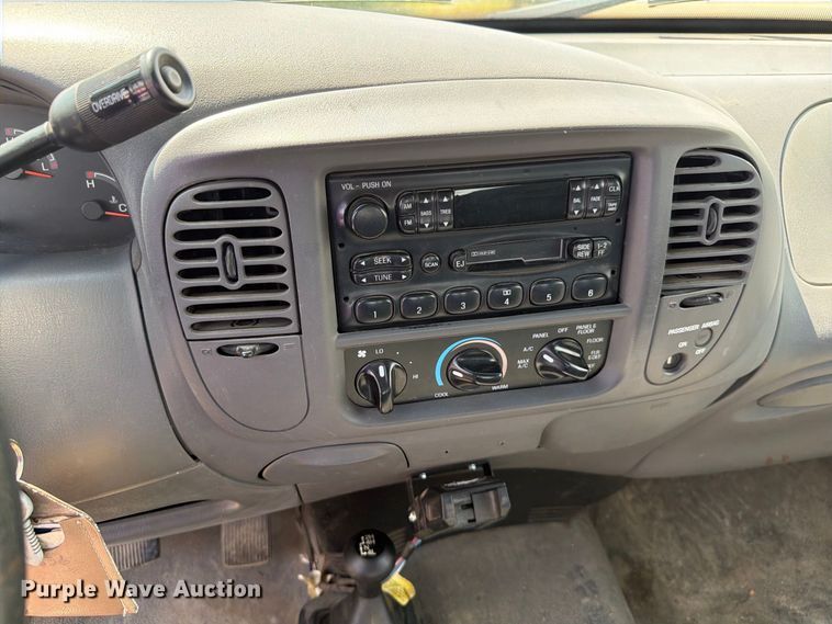 image for item ER1986 2002 Ford F150 Ext. Cab pickup truck