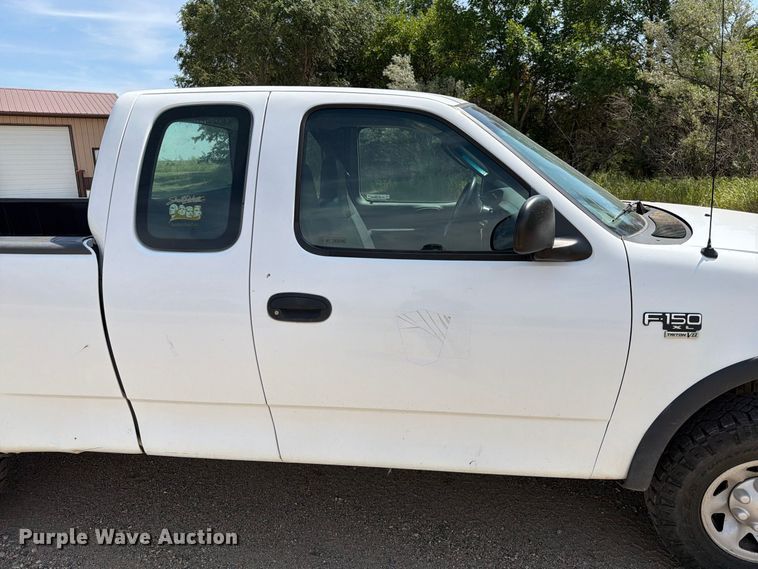 image for item ER1986 2002 Ford F150 Ext. Cab pickup truck