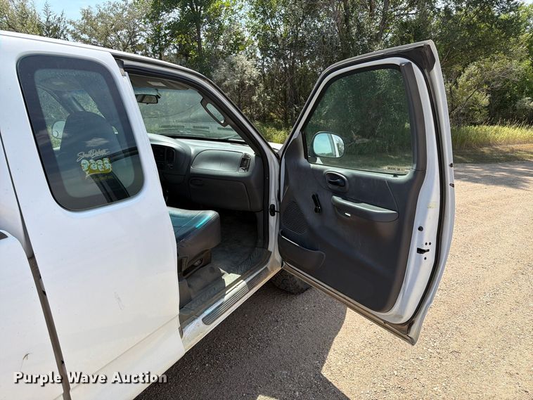 image for item ER1986 2002 Ford F150 Ext. Cab pickup truck