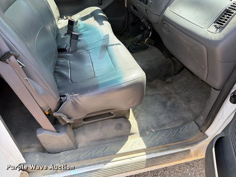 image for item ER1986 2002 Ford F150 Ext. Cab pickup truck