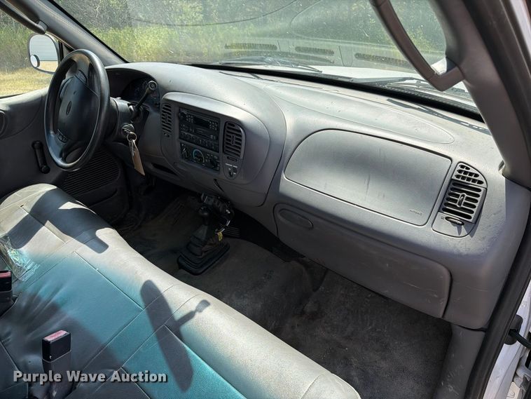 image for item ER1986 2002 Ford F150 Ext. Cab pickup truck