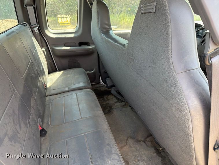 image for item ER1986 2002 Ford F150 Ext. Cab pickup truck