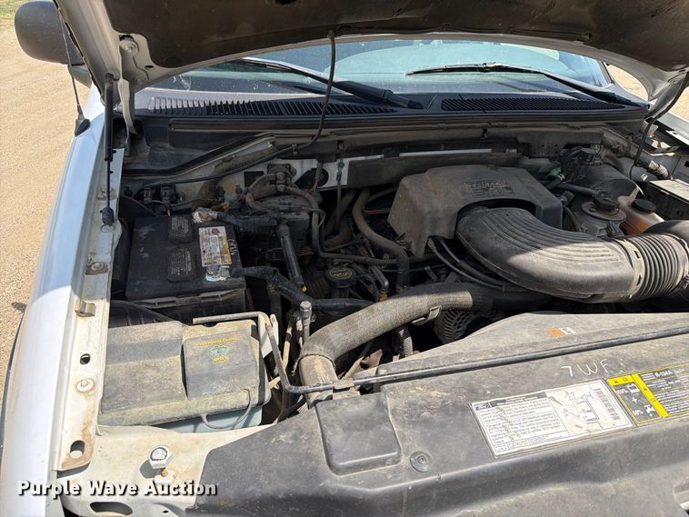 image for item ER1986 2002 Ford F150 Ext. Cab pickup truck