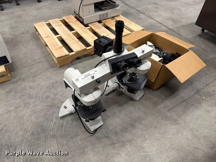 image for item ER1996 Leica DM LP microscope