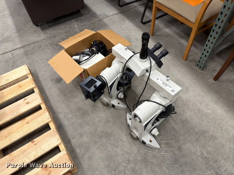 image for item ER1996 Leica DM LP microscope