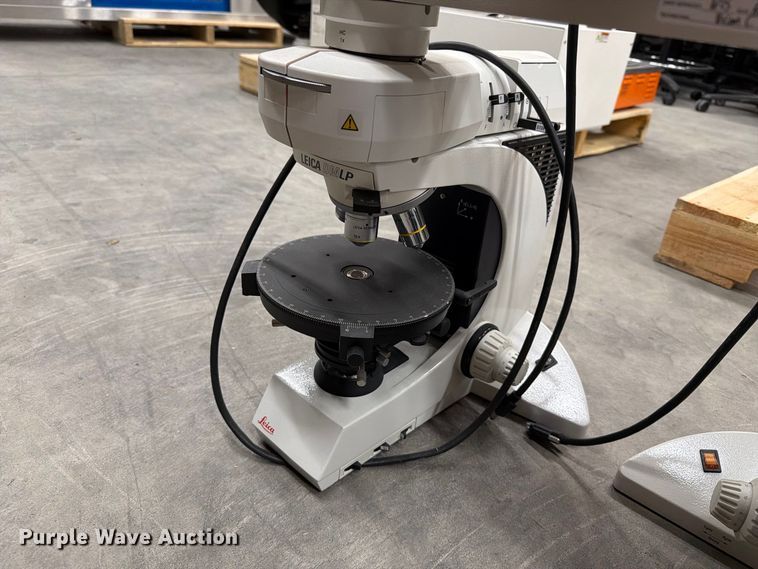image for item ER1996 Leica DM LP microscope