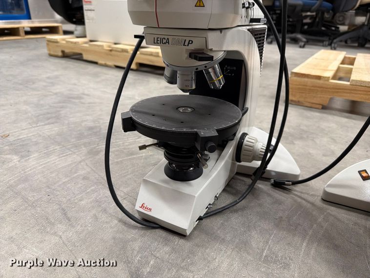 image for item ER1996 Leica DM LP microscope