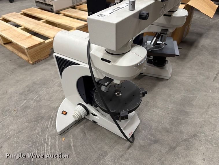 image for item ER1996 Leica DM LP microscope