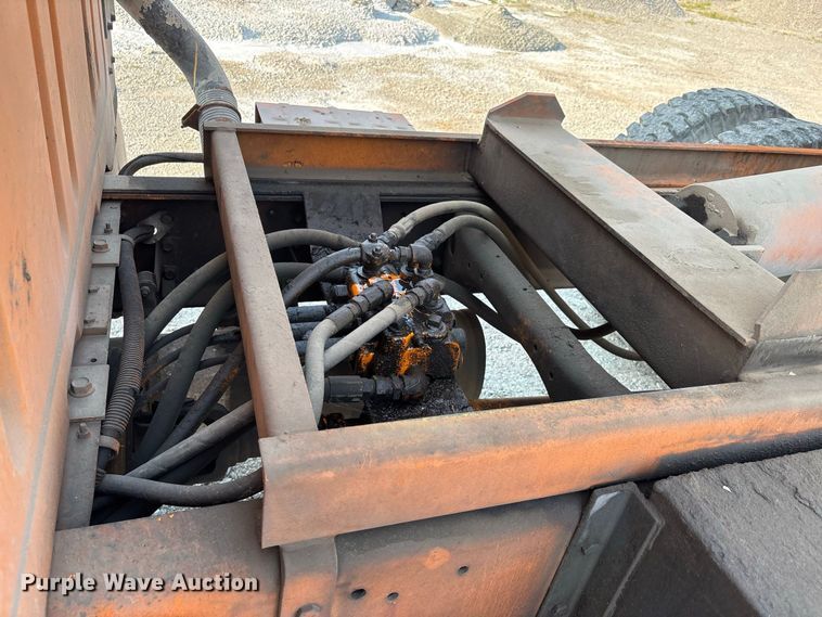 image for item ER3205 1985 Navistar 1954 dump truck
