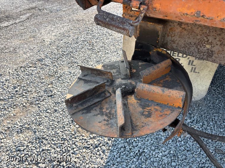 image for item ER3205 1985 Navistar 1954 dump truck