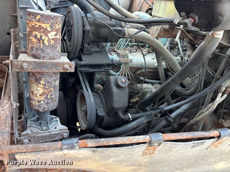image for item ER3205 1985 Navistar 1954 dump truck