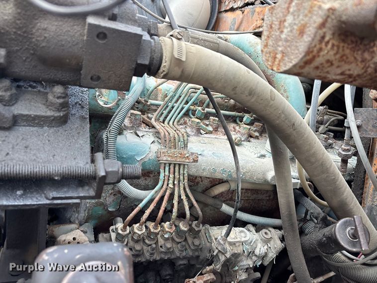 image for item ER3205 1985 Navistar 1954 dump truck