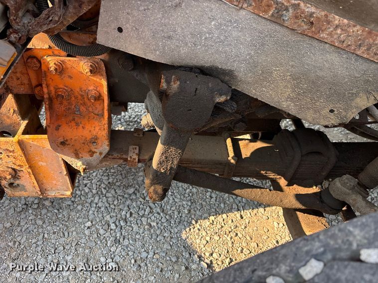 image for item ER3205 1985 Navistar 1954 dump truck