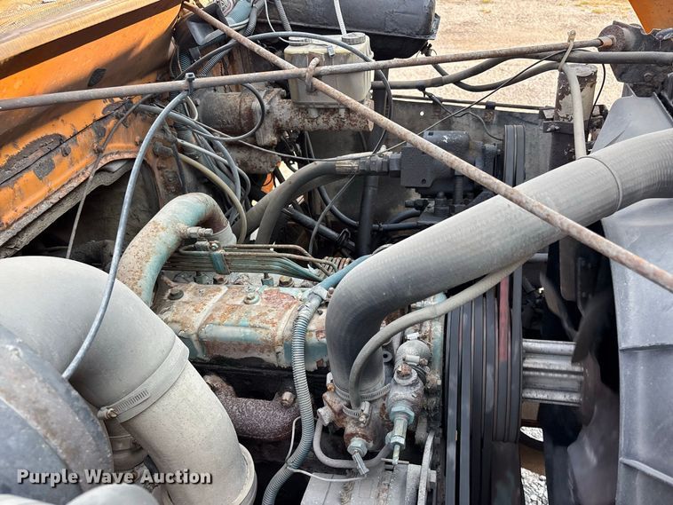 image for item ER3205 1985 Navistar 1954 dump truck