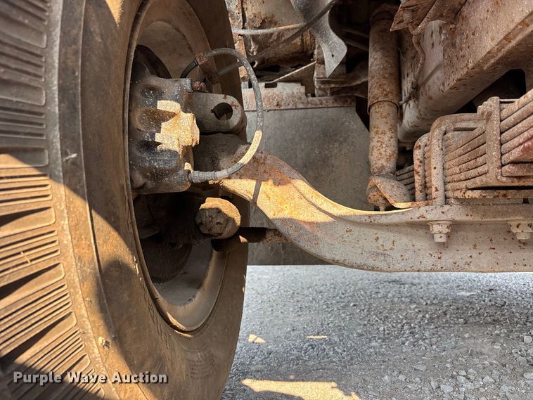 image for item ER3205 1985 Navistar 1954 dump truck