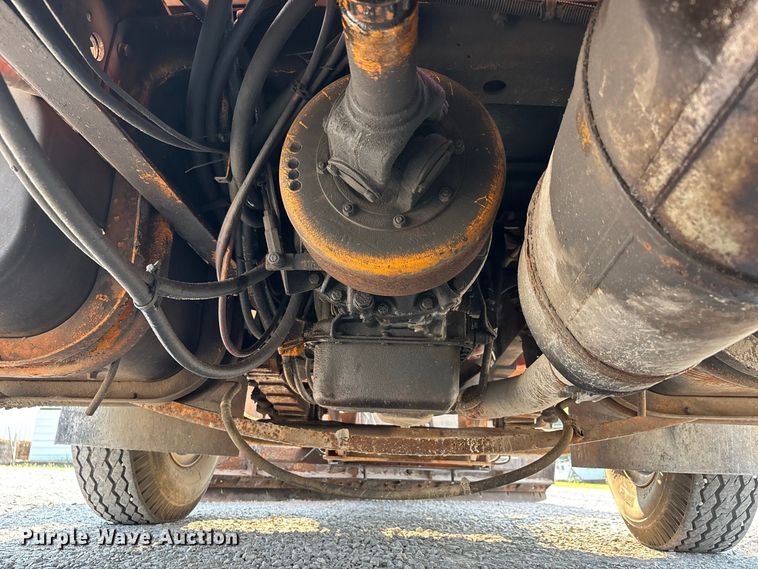 image for item ER3205 1985 Navistar 1954 dump truck