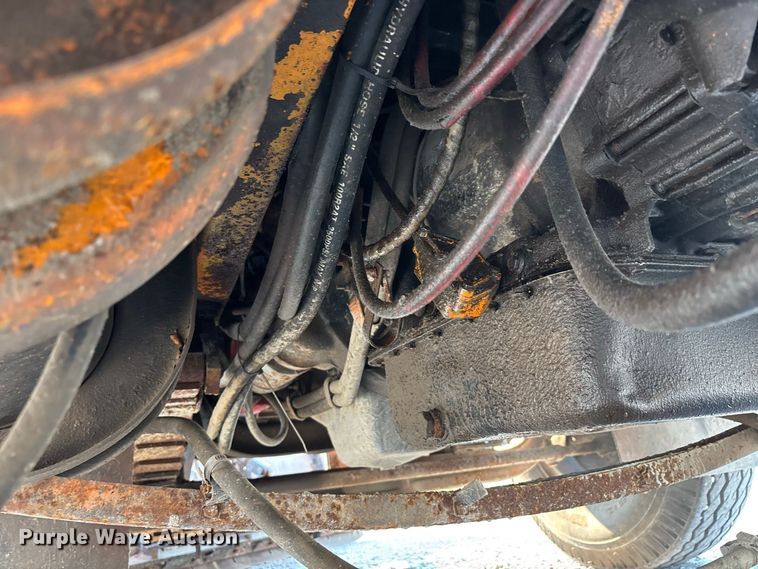 image for item ER3205 1985 Navistar 1954 dump truck
