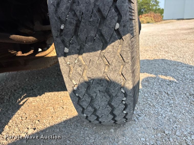 image for item ER3205 1985 Navistar 1954 dump truck