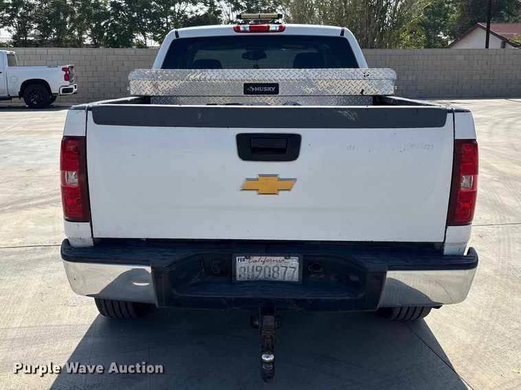 image for item ER7590 2007 Chevrolet Silverado 1500 Ext. Cab flatbed pickup truck