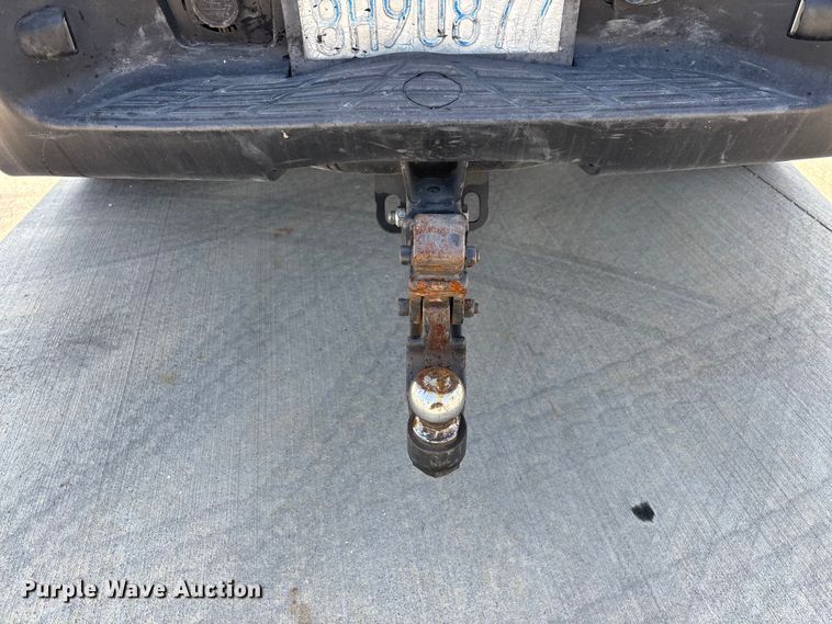 image for item ER7590 2007 Chevrolet Silverado 1500 Ext. Cab flatbed pickup truck