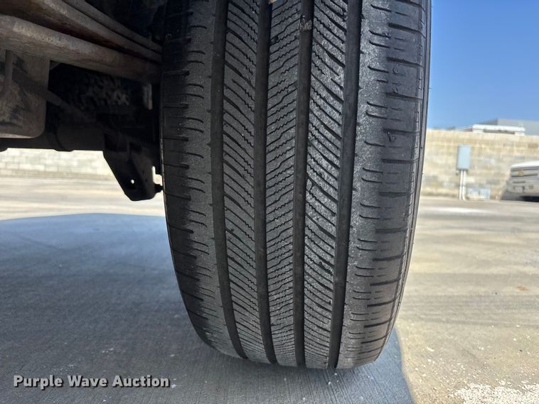 image for item ER7590 2007 Chevrolet Silverado 1500 Ext. Cab flatbed pickup truck
