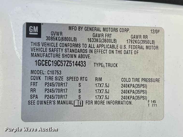image for item ER7590 2007 Chevrolet Silverado 1500 Ext. Cab flatbed pickup truck