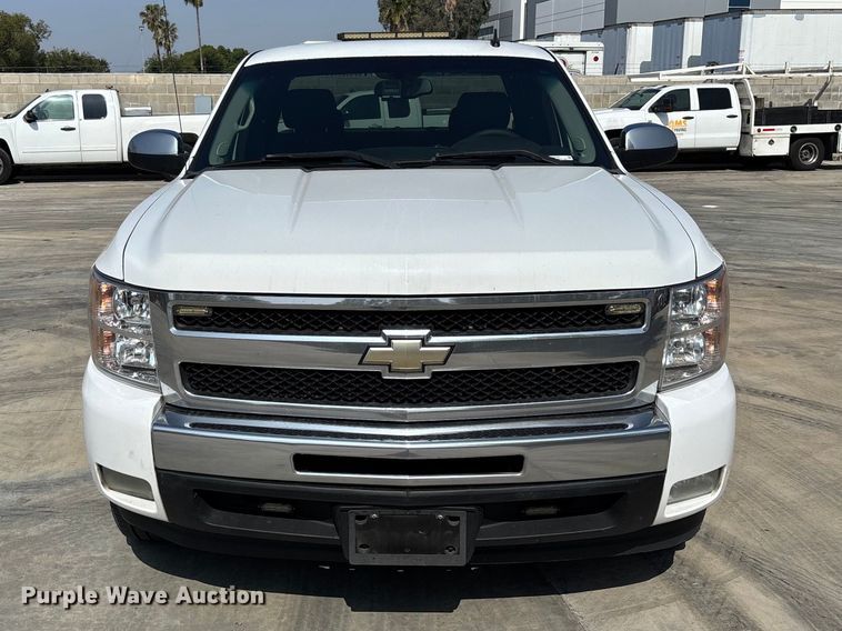 image for item ER7591 2011 Chevrolet Silverado 1500 Ext. Cab pickup truck
