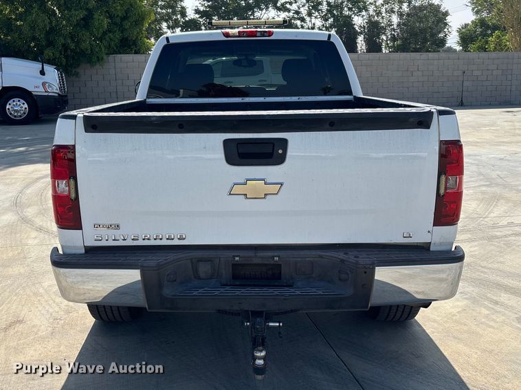 image for item ER7591 2011 Chevrolet Silverado 1500 Ext. Cab pickup truck