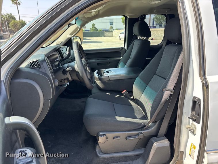 image for item ER7591 2011 Chevrolet Silverado 1500 Ext. Cab pickup truck